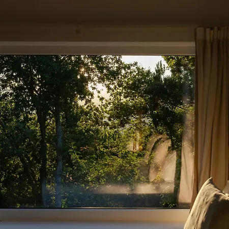 לינה וארוחת בוקר A Padaria 3*